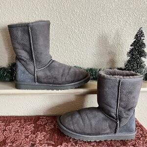 Ugg Classic Short Women’s Grey Suede Boots Size 8
